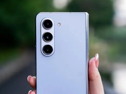 三星Samsung Galaxy Z Fold5手机打游戏,体验大不一样