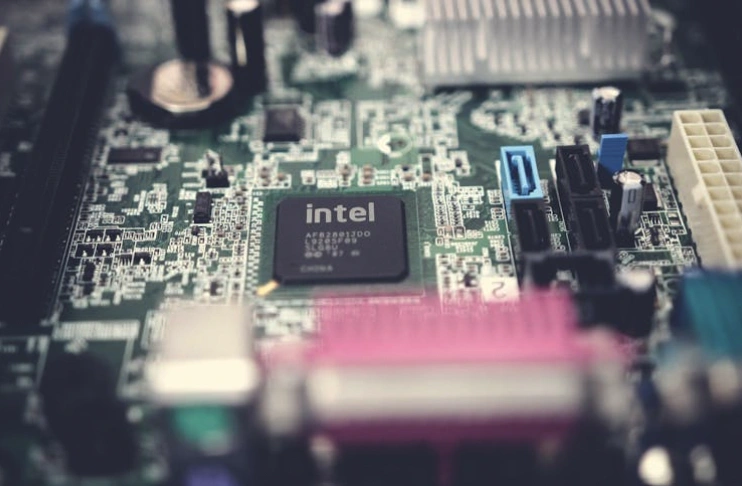 intel公布第1季度财报:营收127.2亿美元,同比增长9%