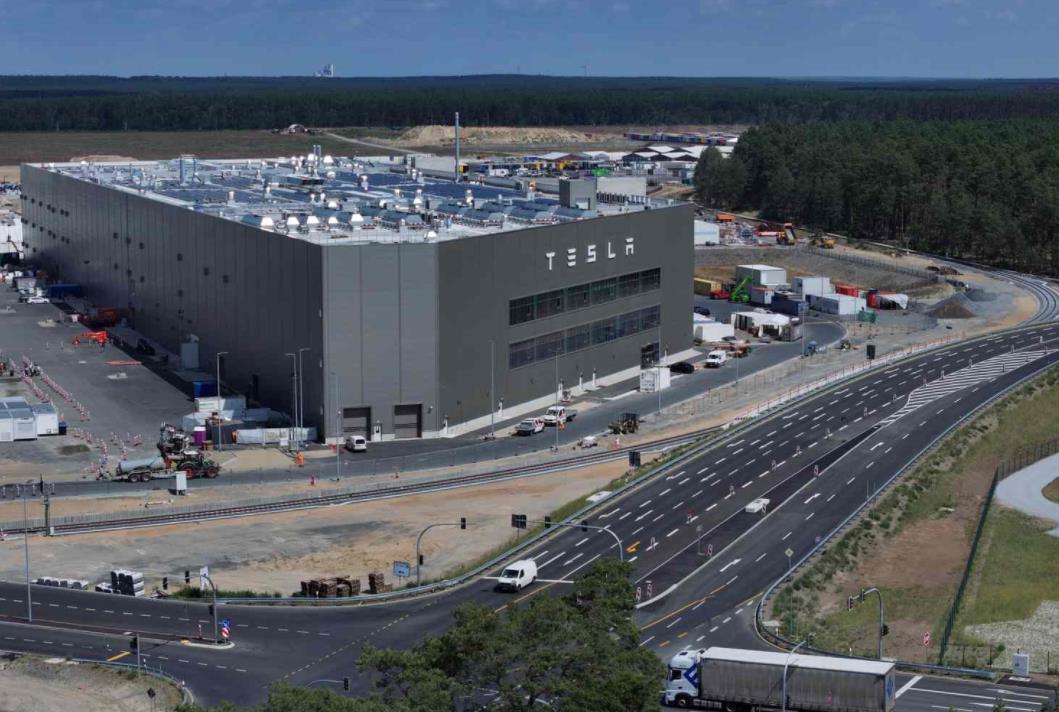 特斯拉柏林超级工厂扩建获批,环保抗议持续