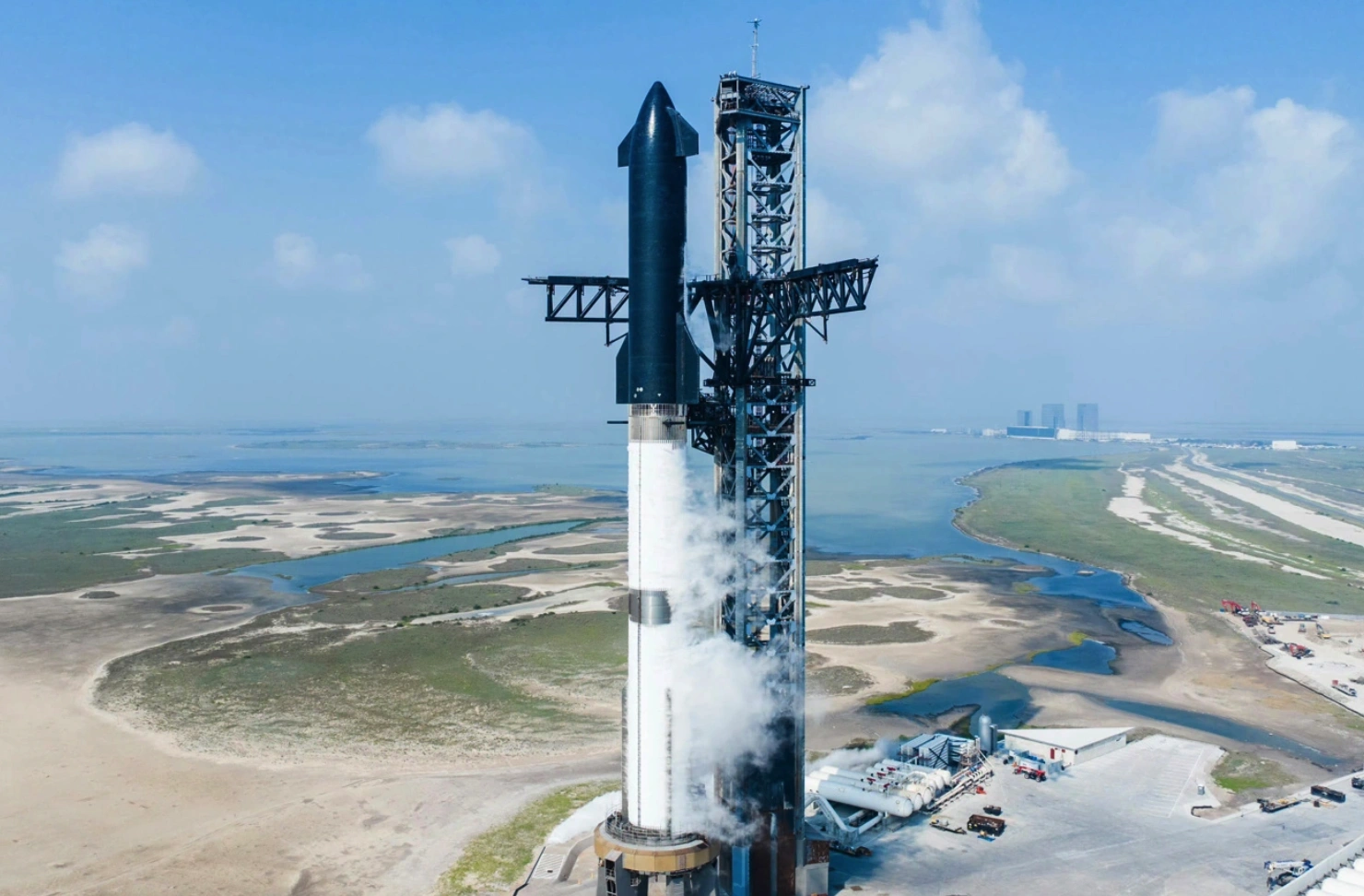 SpaceX 星舰静态点火测试成功,第五次试飞进入倒计时